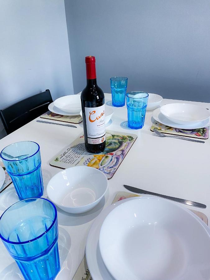 Stylish 1 Bedroom Flat In Wood Green Londen Buitenkant foto